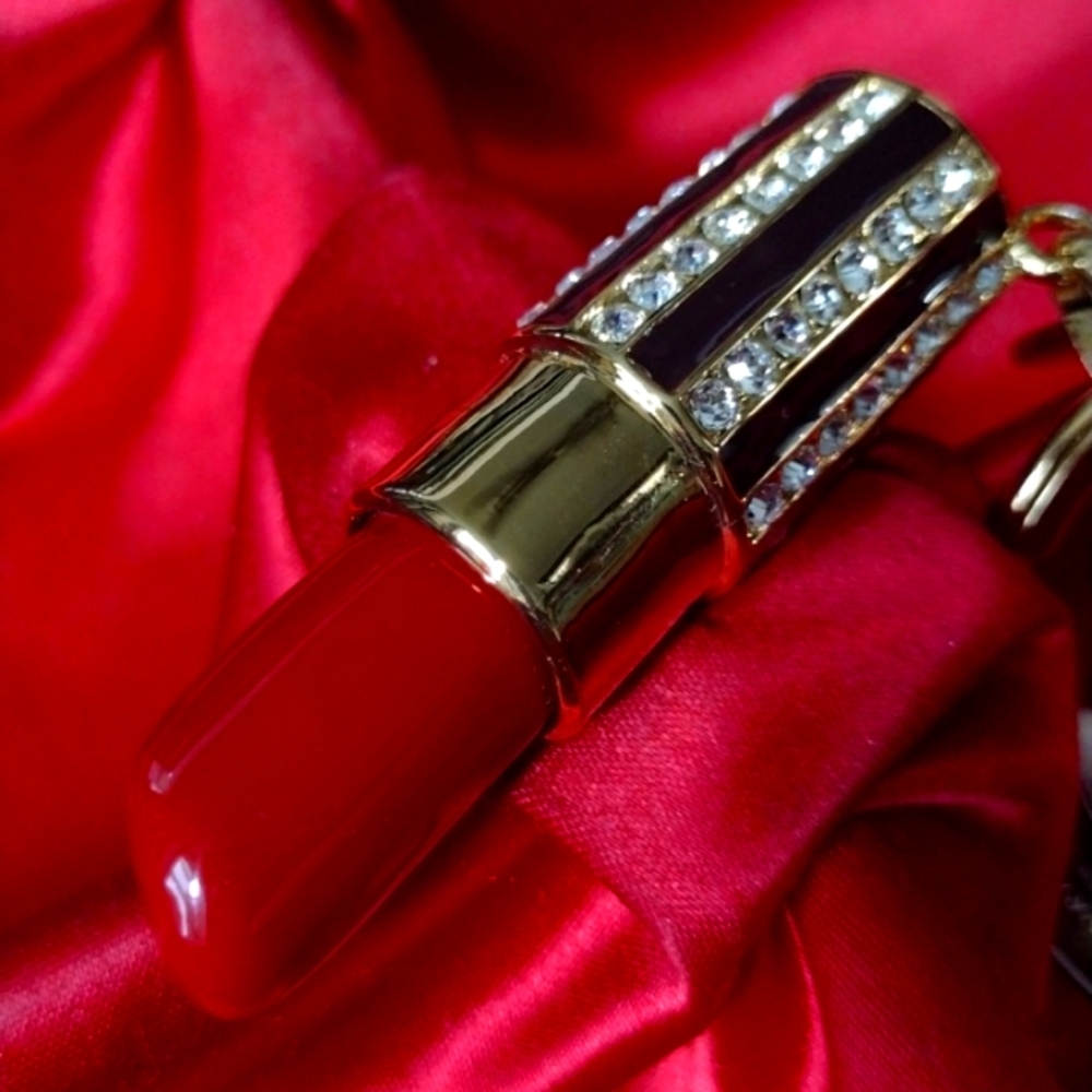 HENRI BENDEL Iconic Retired Enamel Crystal💄🗝️⛓️ Exclusive  Stormtreasures NWT - Picture 4 of 7